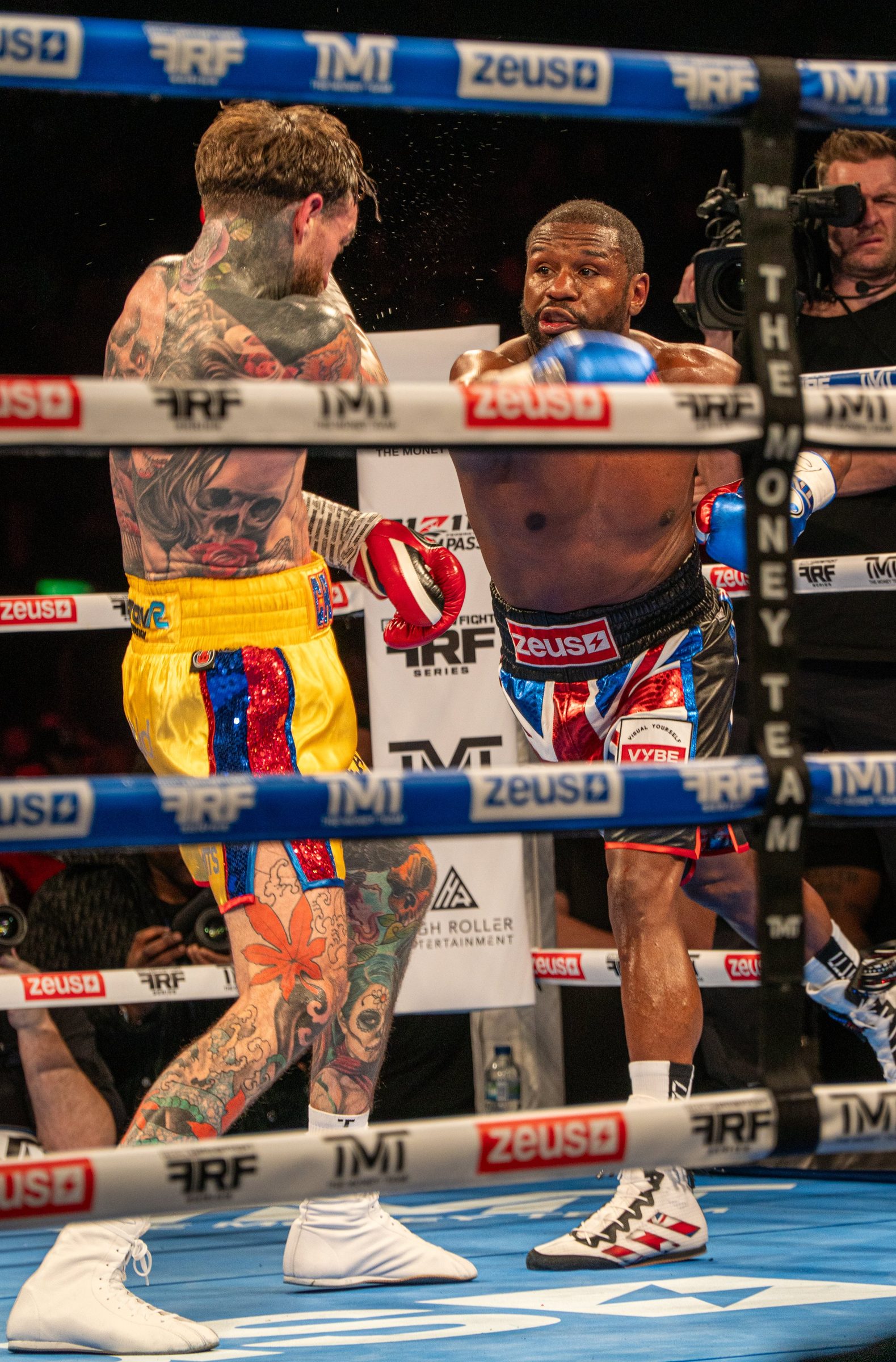 AZ Boxing: still 7 of 13